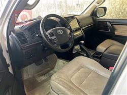 تۆیۆتا لاند کروزەر